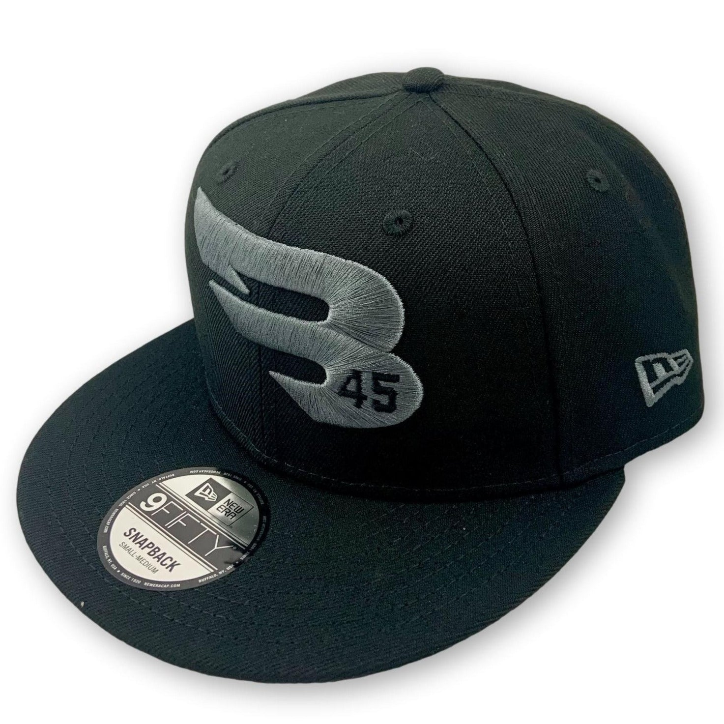 B45, B45 Black 9FIFTY New Era Snapback Hat Charcoal Logo Edition : 950-GREY-BLACK