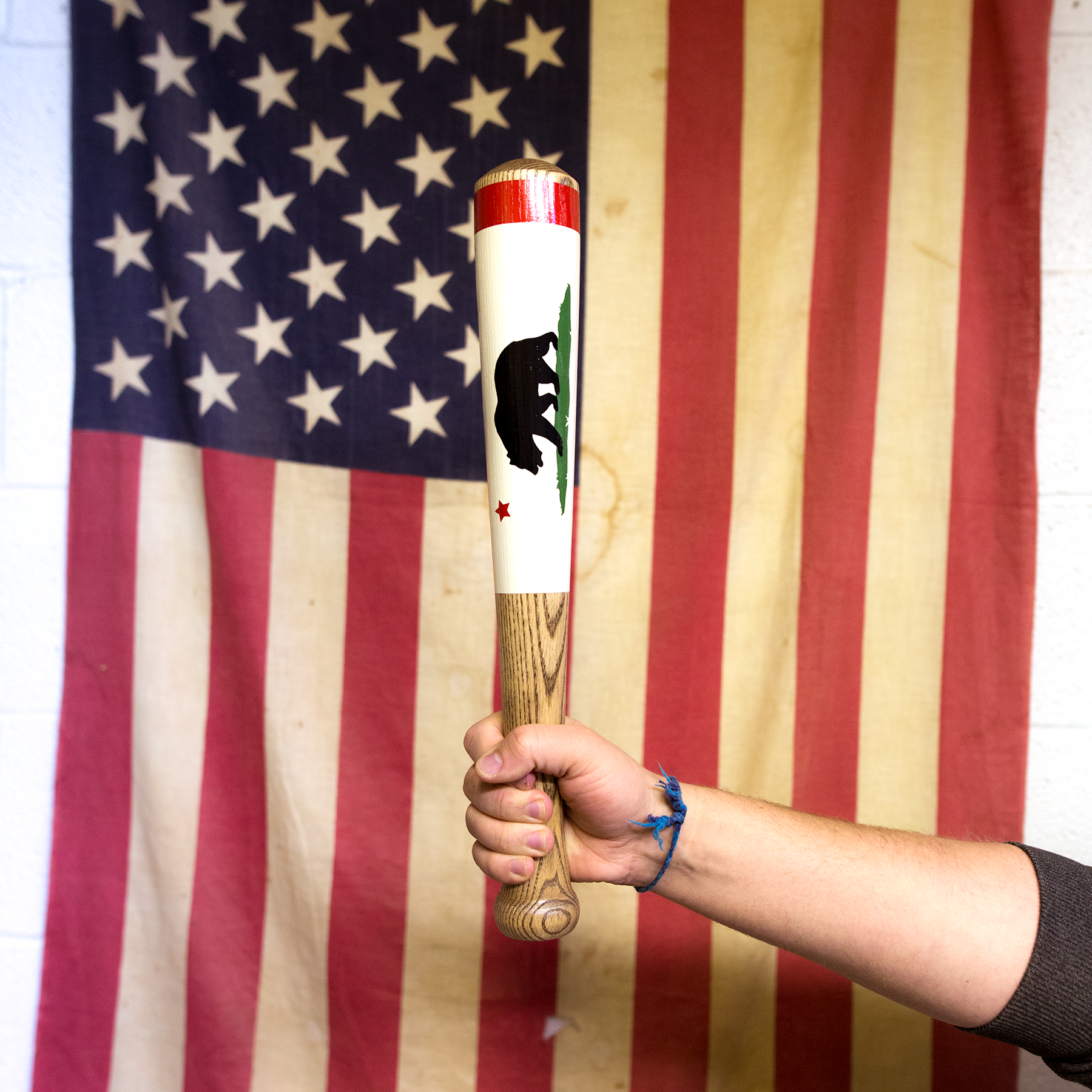 Pillbox Bat Co., "Drapeau californien" - Short (17")