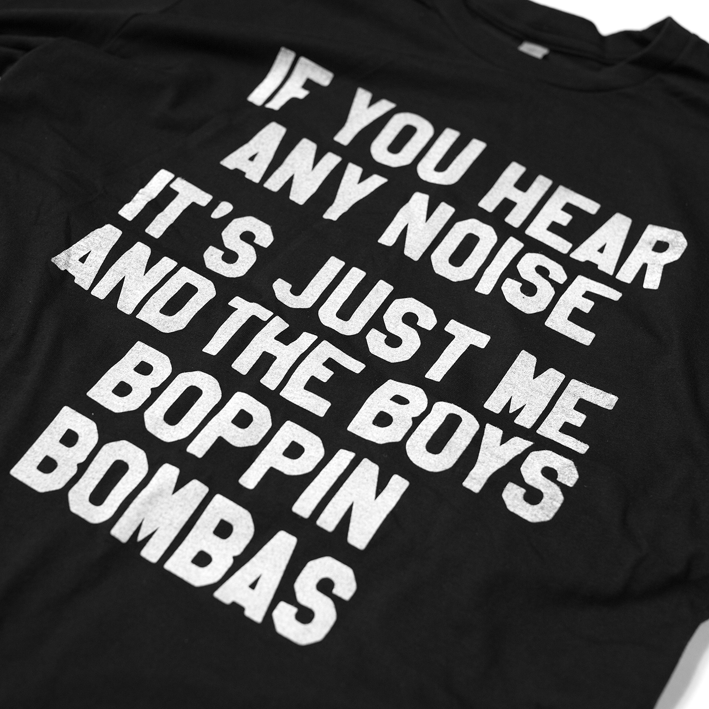 Pillbox Bat Co., Tee-shirt Boppin' Bombas