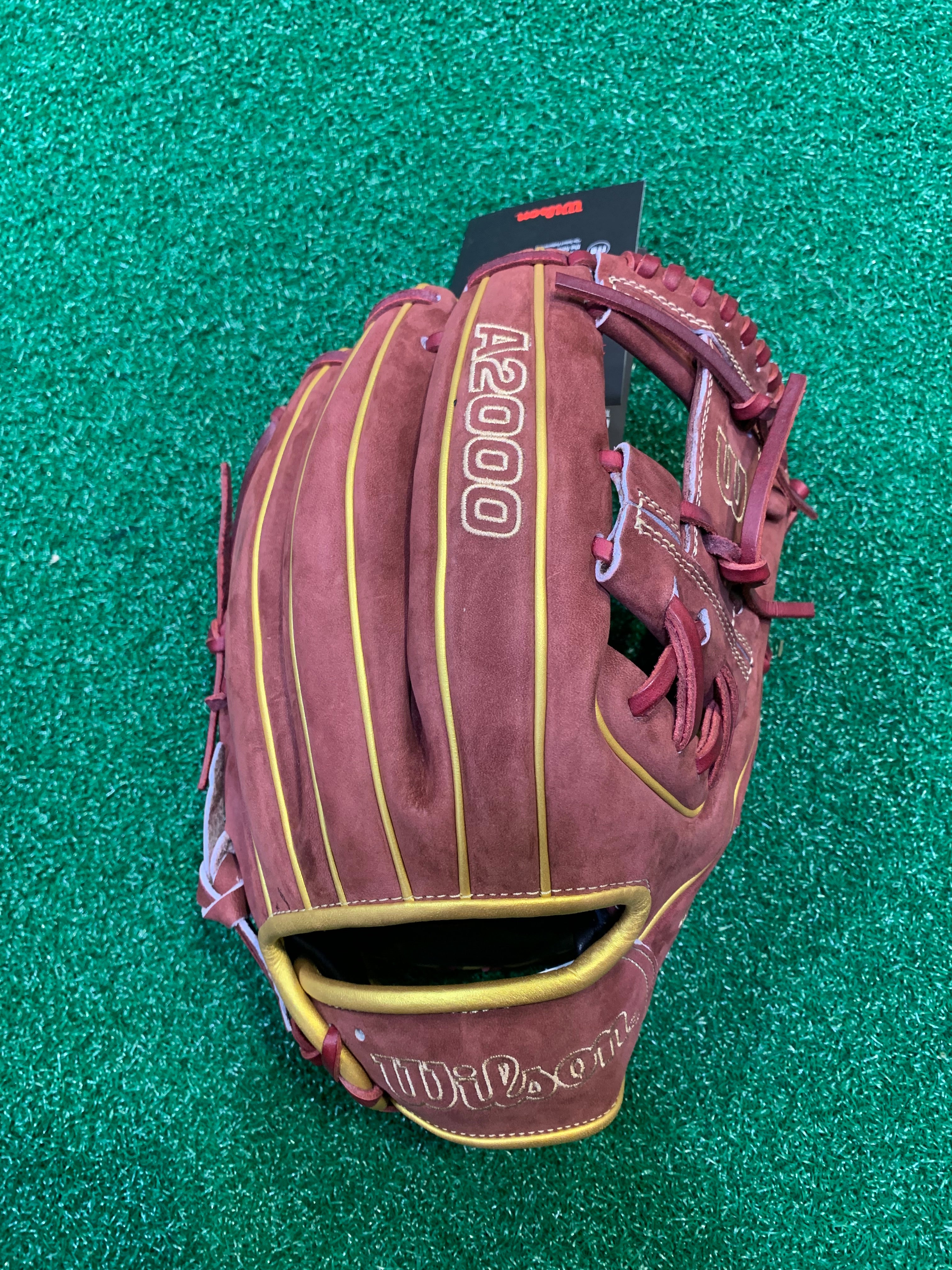 Wilson, WILSON 2022 NOVEMBER GOTM - 1975 CRIMSON VELVET 11.75 - RH GANT DE BASEBALL : WBW1012841175